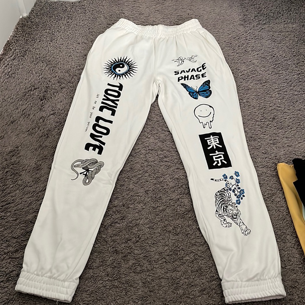 Cool streetwear graphic sweatpants. Adika, Medium, white